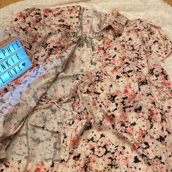 VAN Heusen Wrap Around Top. Fun field full of flowers 🌸 print. Size XL - Picture 6 of 10